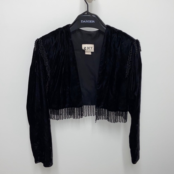 Vintage black velvet bolero jacket with fringe beads and shoulder pads - Picture 2 of 7